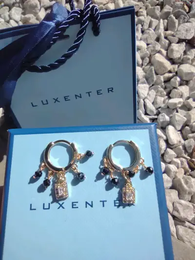 Aros dorados con colgantes Luxenter - miniatura 1