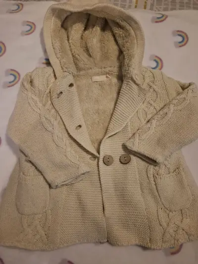 Chaleco de punto con capucha beige - miniatura 2
