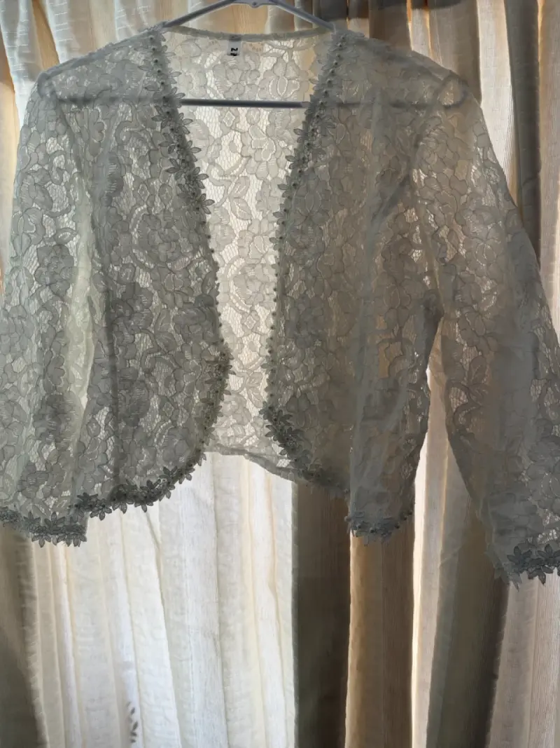 Blusa de encaje blanca - 1