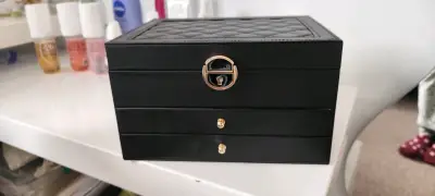 Caja organizadora negra acolchada - miniatura 2