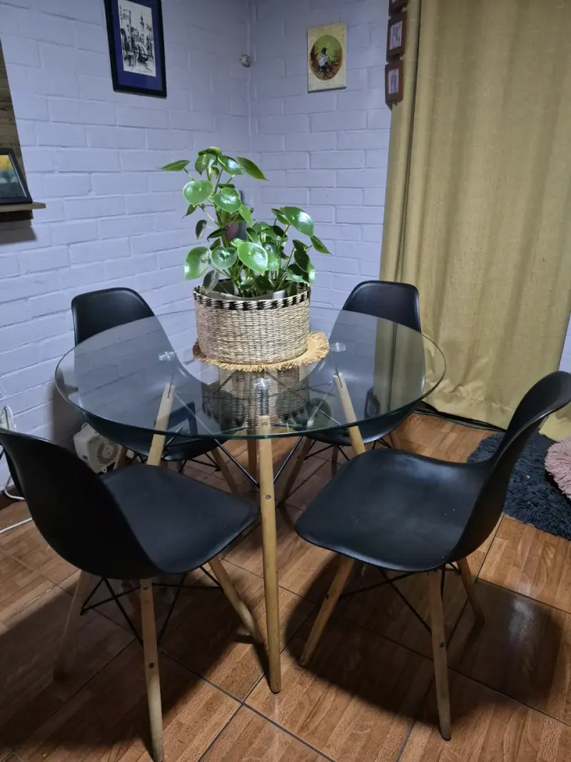 Set de comedor vidrio y sillas negras - 1
