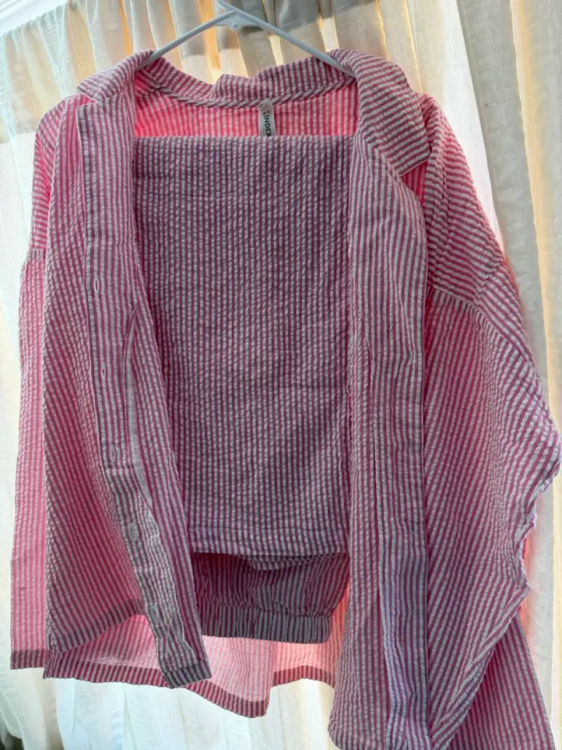 Pijama de rayas rosas - 1