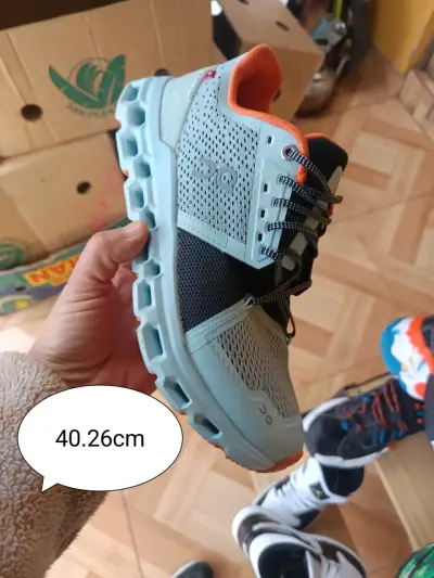 Zapatillas deportivas celestes - miniatura 1