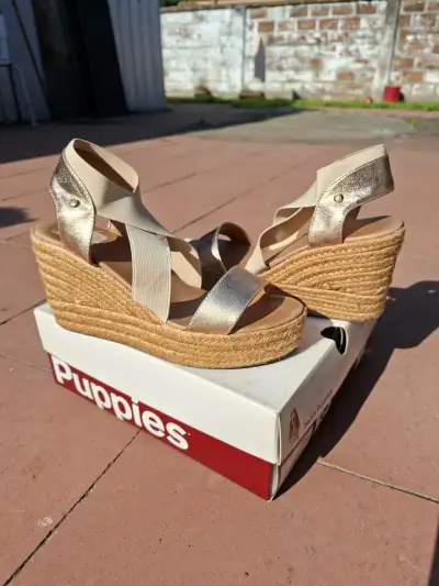 Sandalias plataforma doradas - miniatura 1