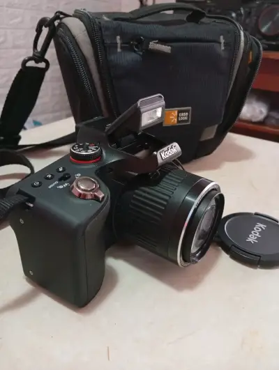 Cámara Kodak con estuche - miniatura 1
