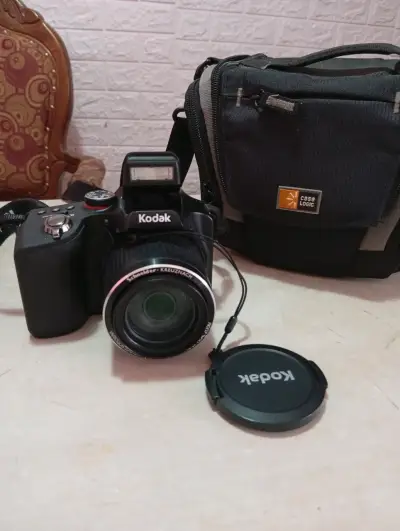Cámara Kodak con estuche - miniatura 2