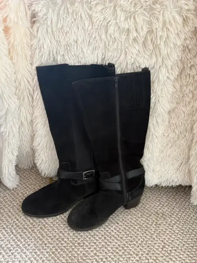 Botas negras de gamuza - miniatura 1
