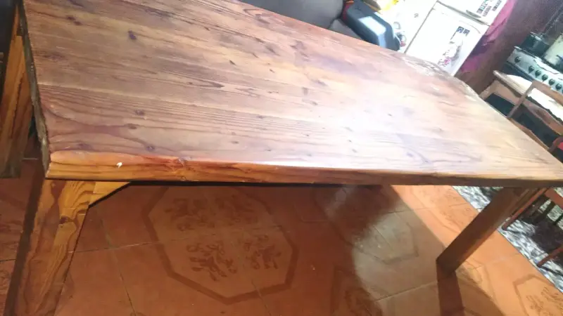 Mesa de madera rústica grande - 1