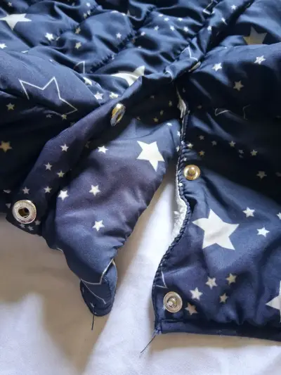 Chaqueta infantil con estrellas - miniatura 2