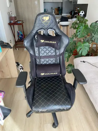 Silla gamer Cougar negra - miniatura 1