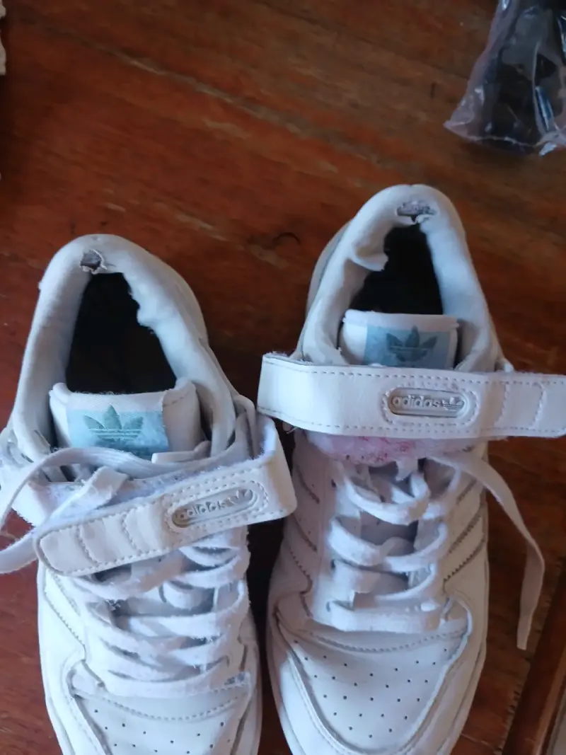 Zapatillas blancas con velcro - 3