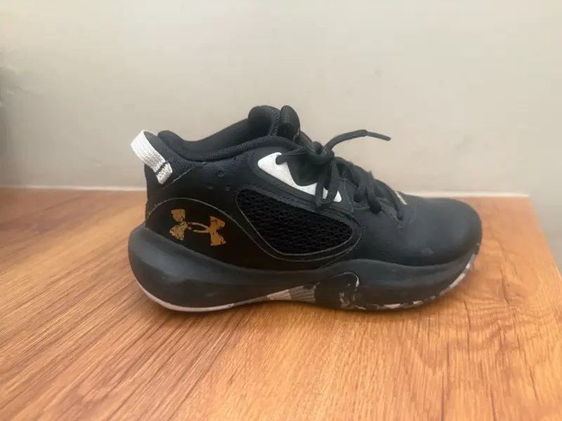 Zapatillas negras deportivas