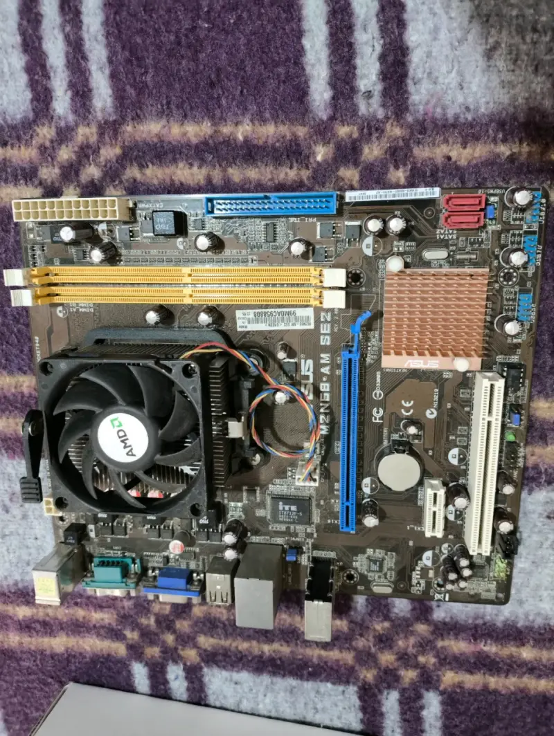 Placa Madre ASUS M2N68-AM SE2 + Procesador y Coole - 1