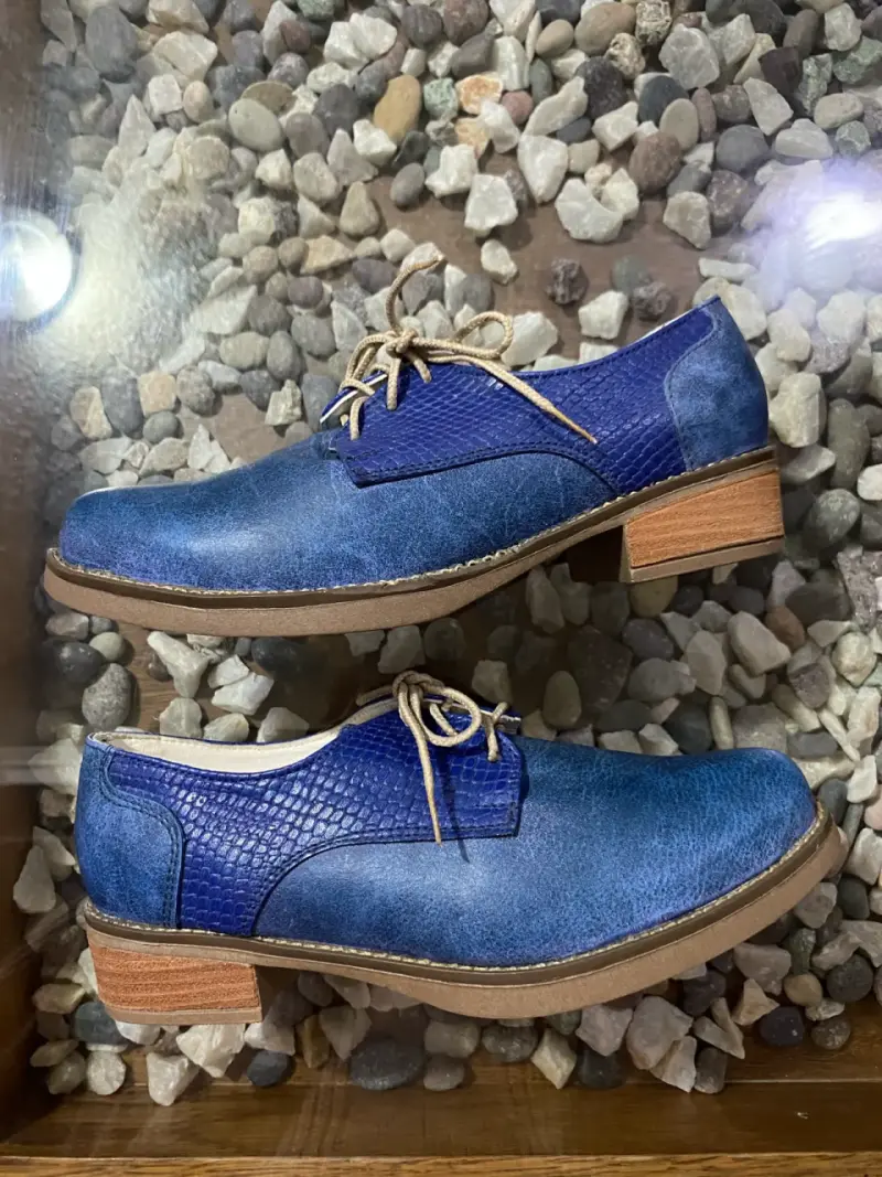 Zapatos de cuero azul