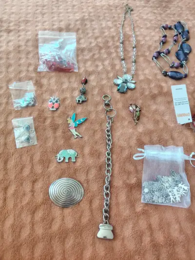 Lote de bisutería variada - miniatura 1