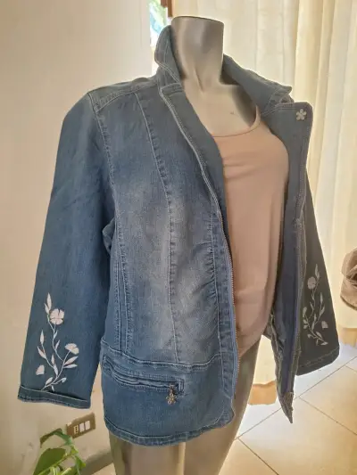 Chaqueta de mezclilla bordada - miniatura 1