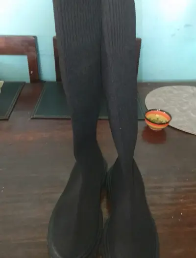 Botas altas negras - miniatura 3