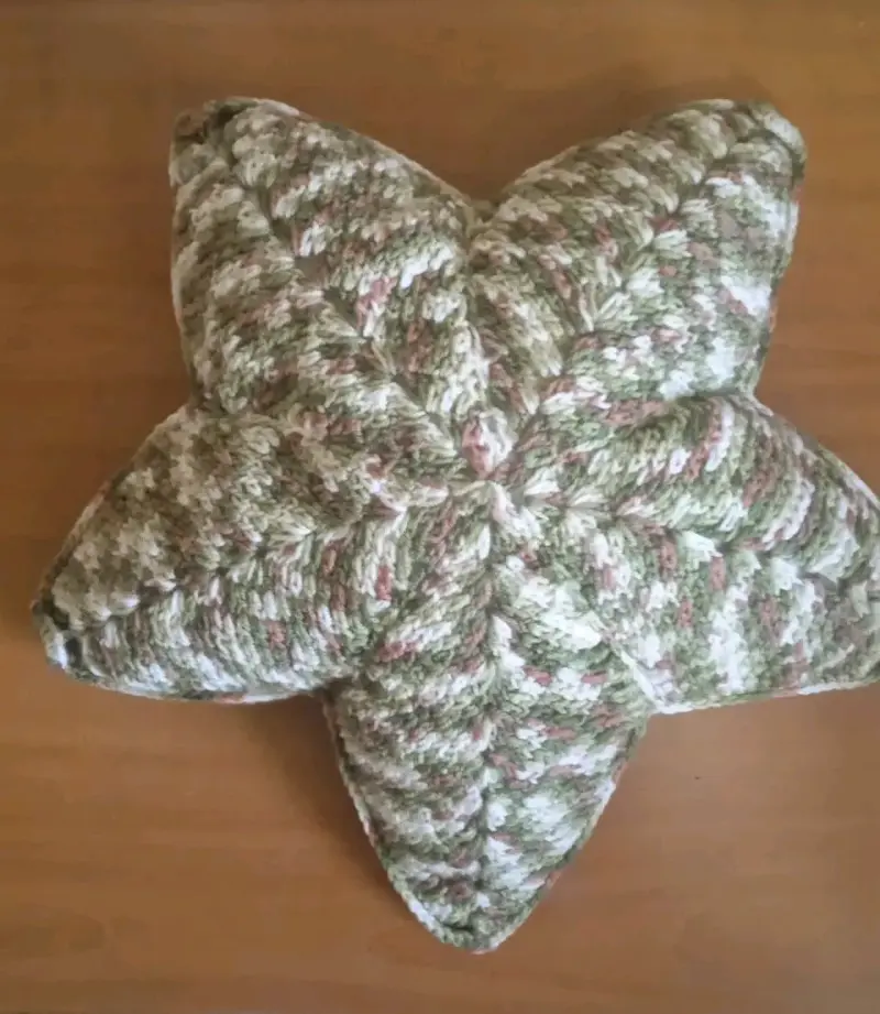 Cojín tejido en forma de flor - 3