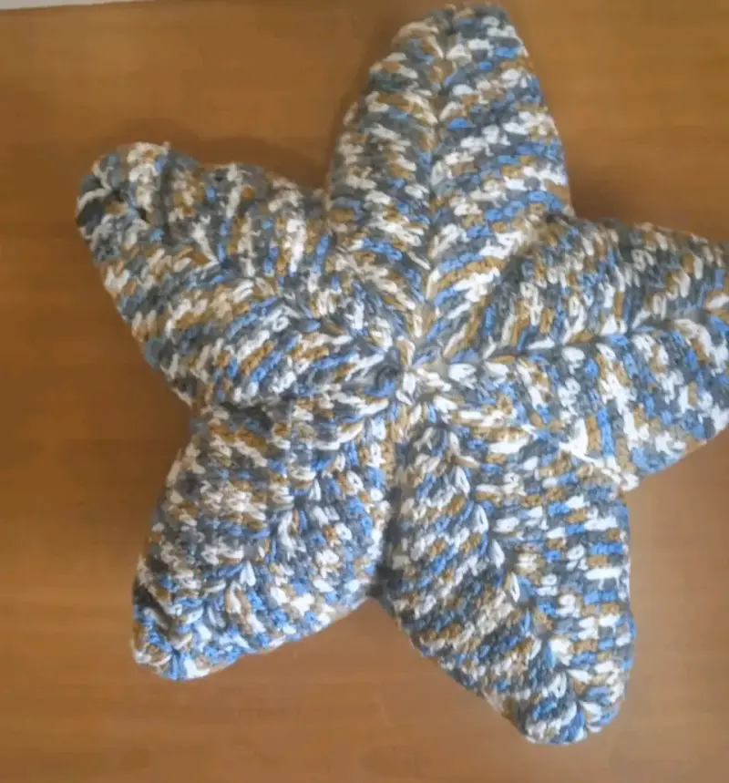 Cojín tejido en forma de flor - 4