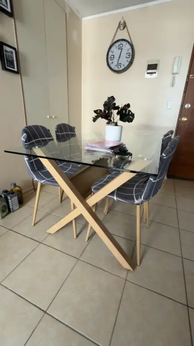 Mesa de comedor con vidrio - miniatura 1