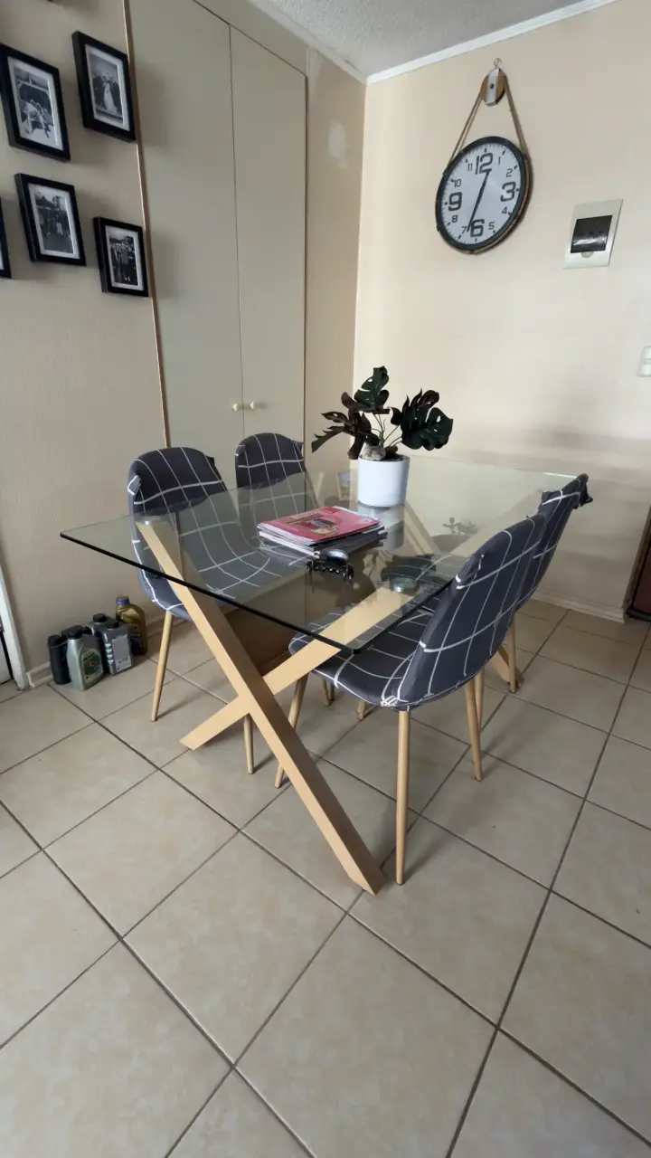 Mesa de comedor con vidrio - 4