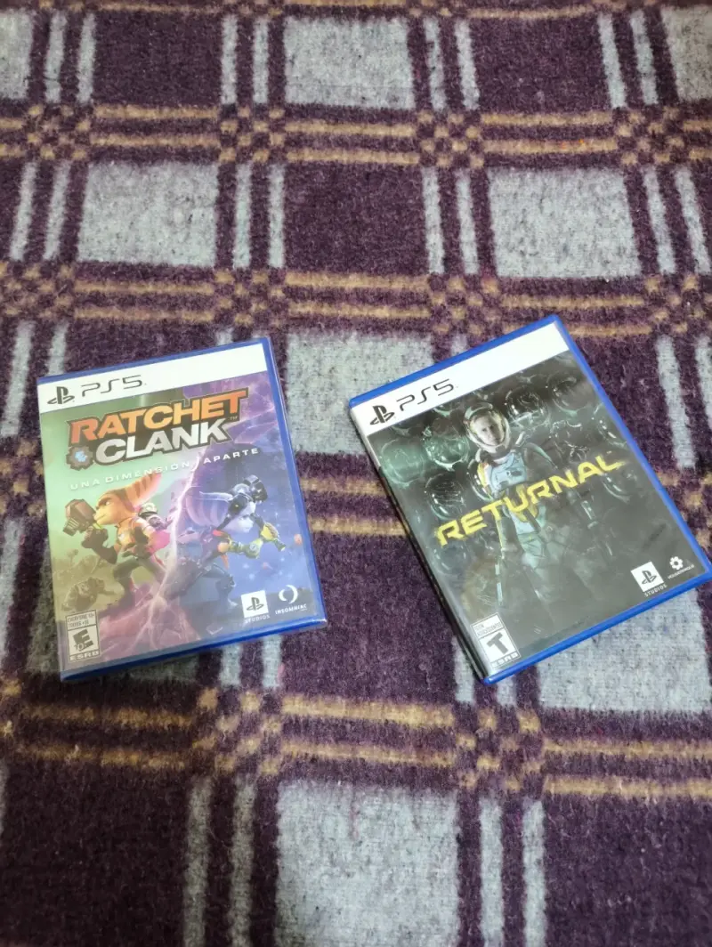 Juegos PS5 Originales: Ratchet & Clank/Returnal