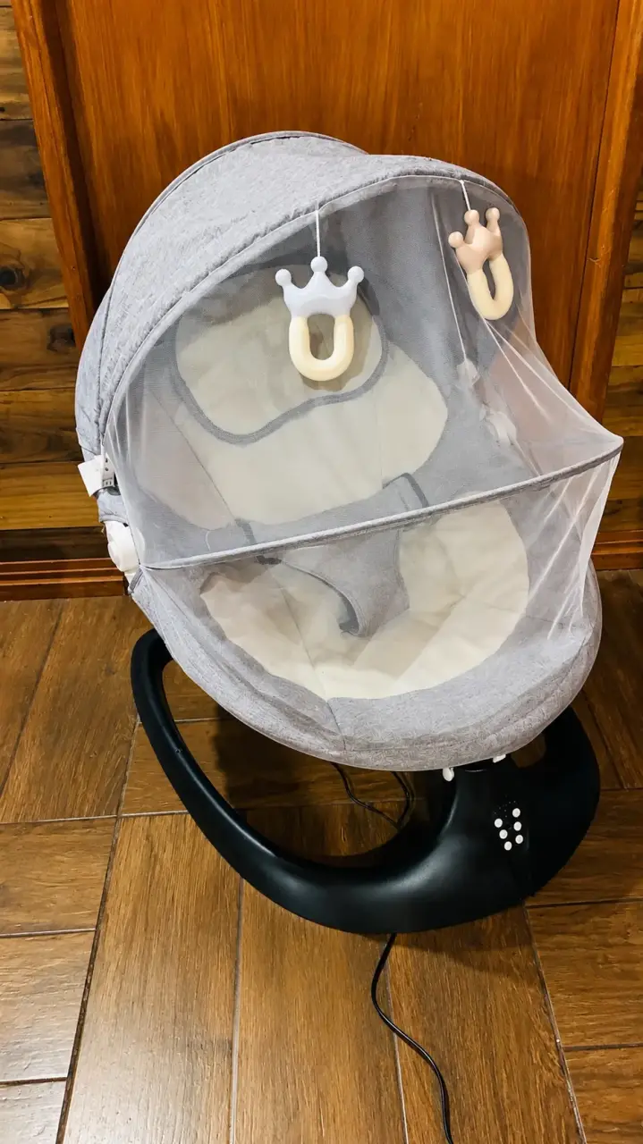 Silla mecedora de bebé gris - 2