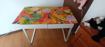 Escritorio base vidrio excelente estado - miniatura 1