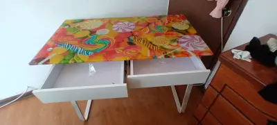 Escritorio base vidrio excelente estado - miniatura 2