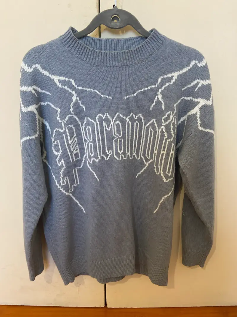 Suéter gris estilo Paranoid unisex