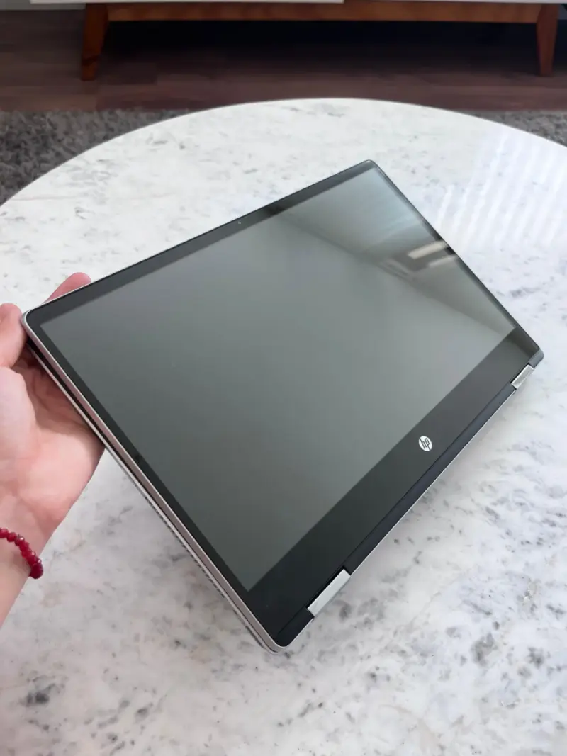 Notebook HP gris en buen estado - 5