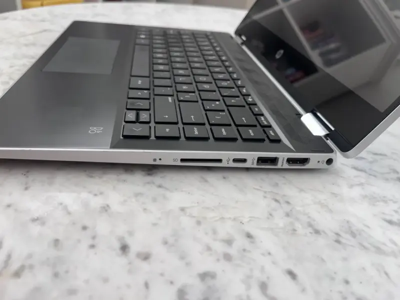 Notebook HP gris en buen estado - 6