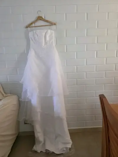 Vestido de novia blanco elegante - miniatura 1