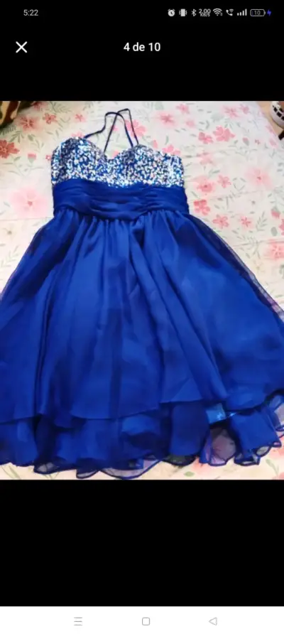 Vestido de noche con encaje plateado - miniatura 2