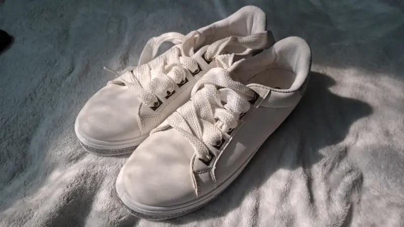 Zapatillas blancas casuales - 1