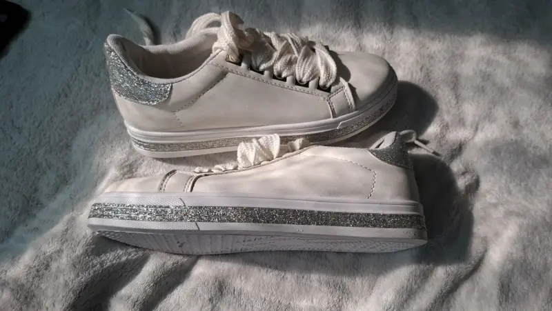 Zapatillas blancas casuales - 2