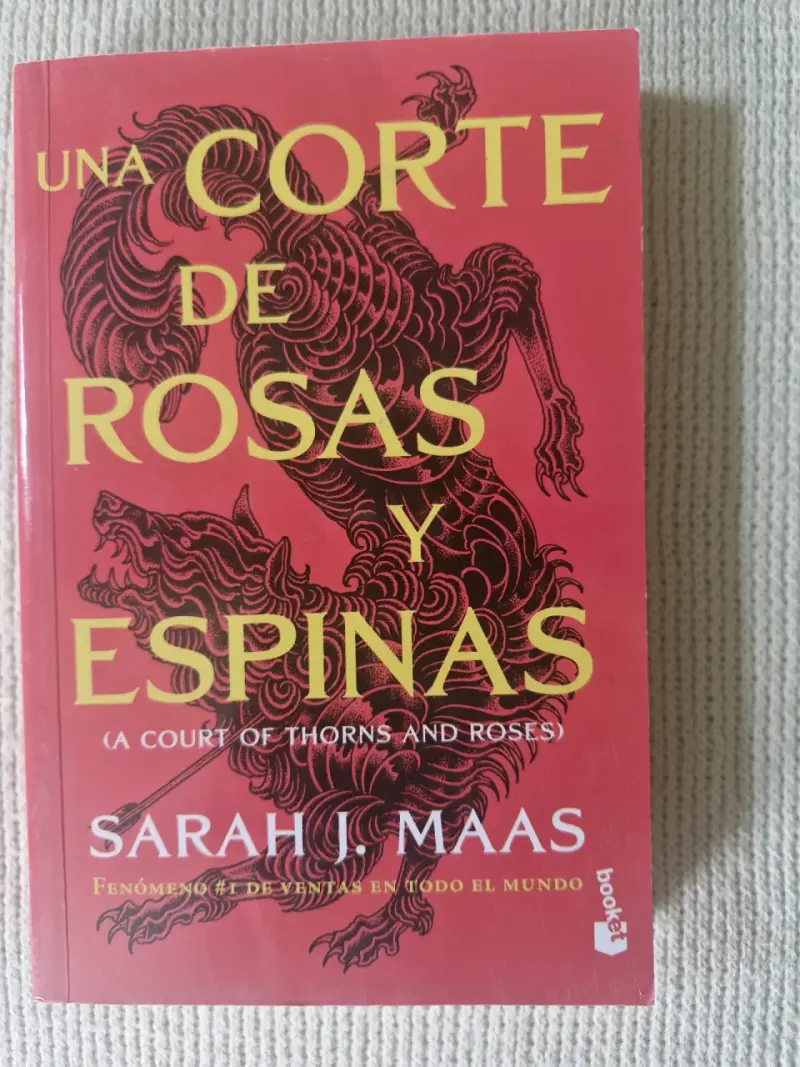 Libro 'Una corte de rosas y espinas' - 1