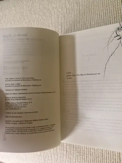 Libro 'Una corte de rosas y espinas' - miniatura 3