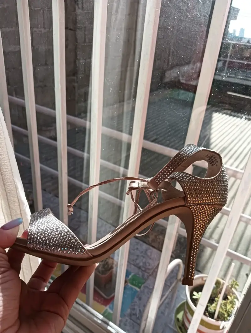 Chalas altas con pedrería Steve madden