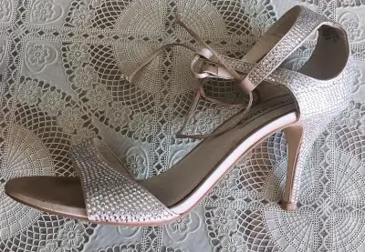 Chalas altas con pedrería Steve madden - miniatura 2