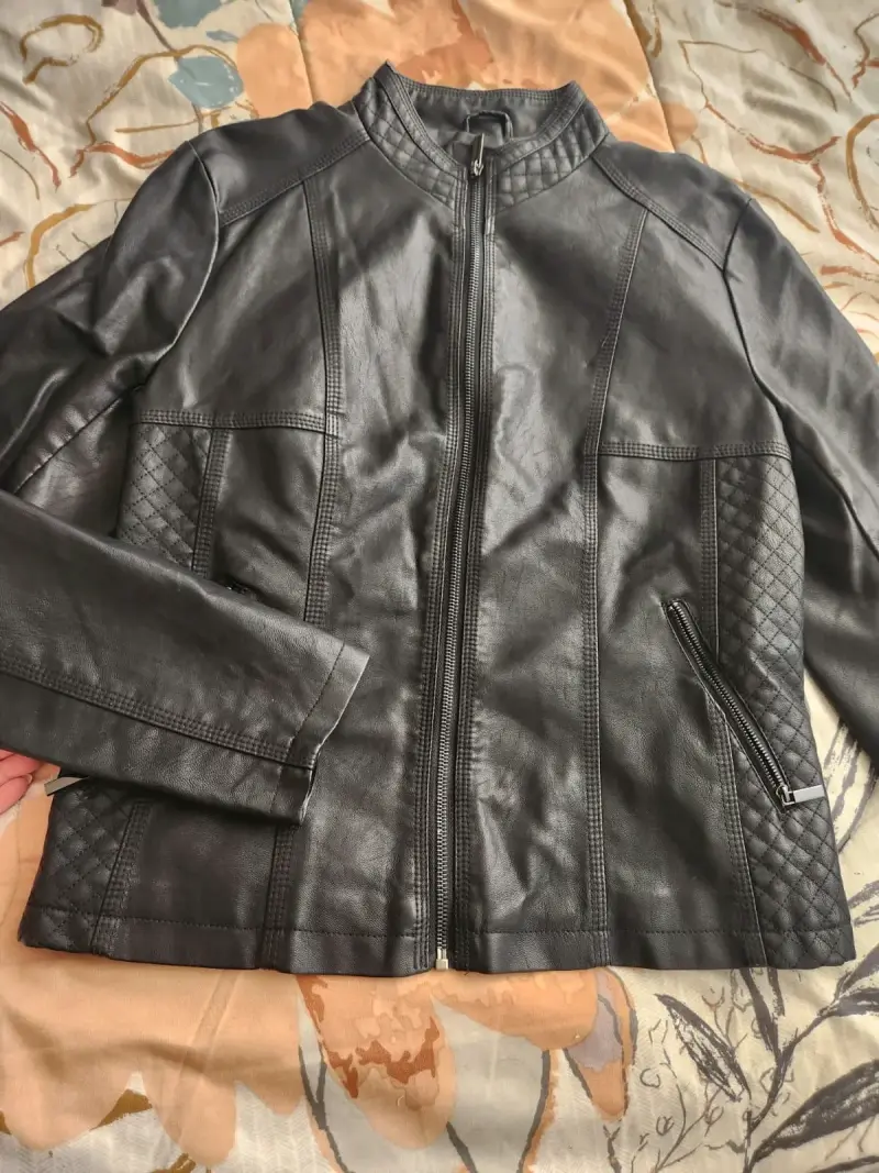 Chaqueta de cuero negra - 1