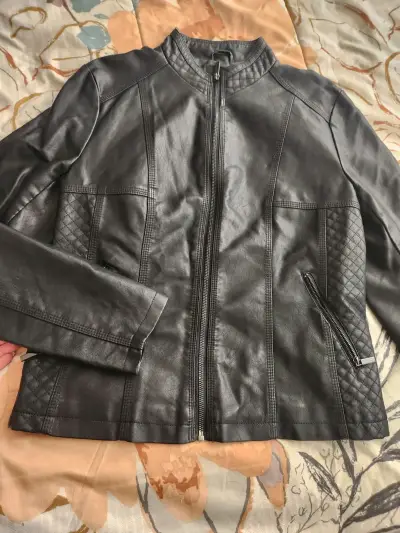 Chaqueta de cuero negra - miniatura 1