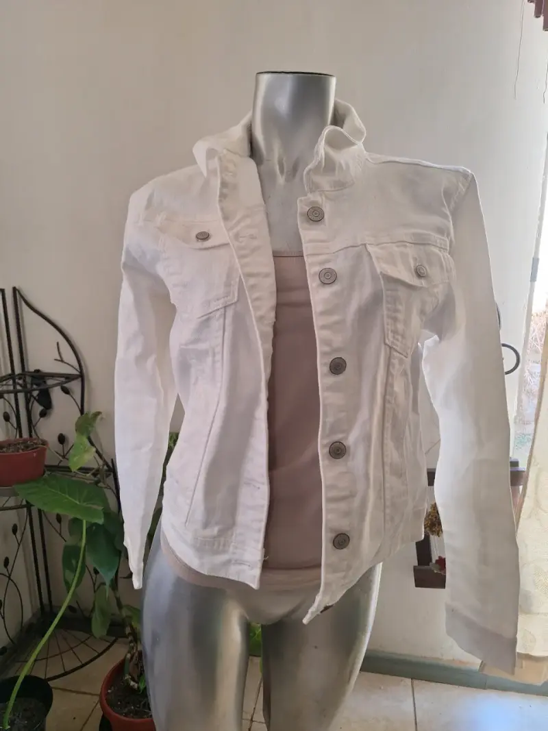 Chaqueta de mezclilla blanca - 1