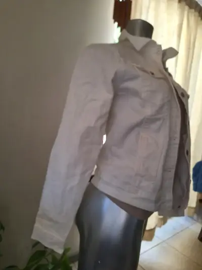 Chaqueta de mezclilla blanca - miniatura 2