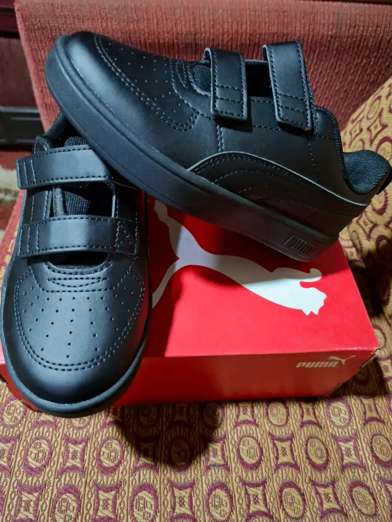 Zapatillas niño negras puma con velcro nuevas