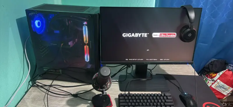 PC Gamer con iluminación RGB - 2
