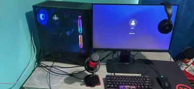 PC Gamer con iluminación RGB - miniatura 4