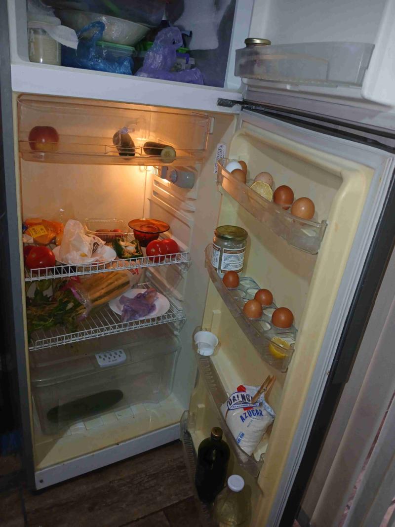 Refrigerador plateado doble puerta - 2