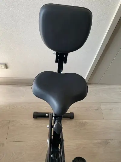Bicicleta estática con monitor LCD - miniatura 3
