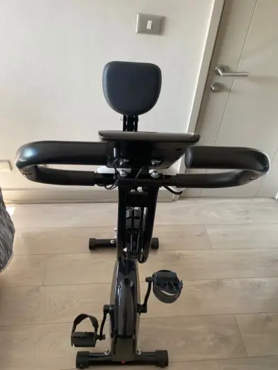 Bicicleta estática con monitor LCD - miniatura 4